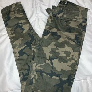 Camo Skinny Jeans sz 3